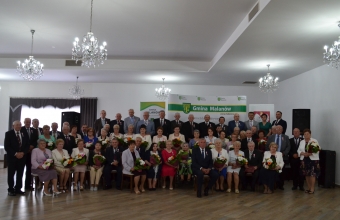 Grupa starszych osob